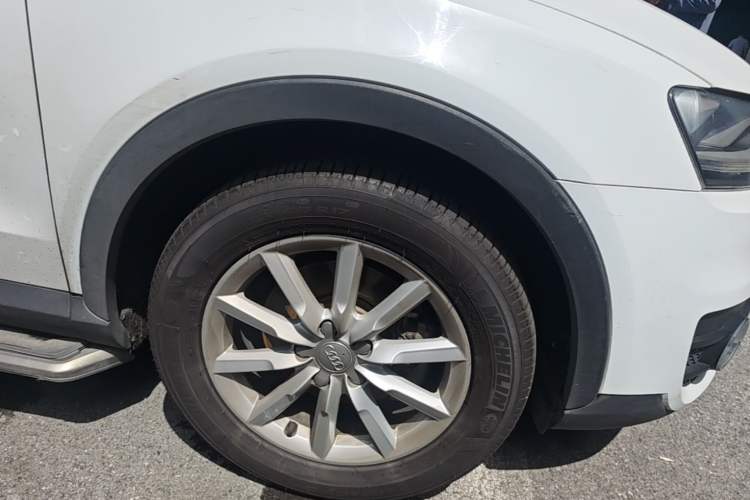 Used Audi Q3 2015 30 TFSI Ambition Edition Right Front Wheel Hub