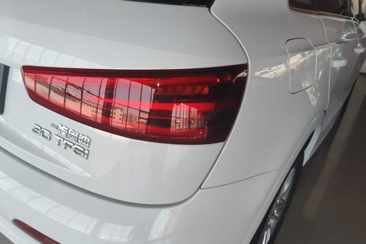 Used Audi Q3 2015 30 TFSI Comfort Model Right Rear Taillight
