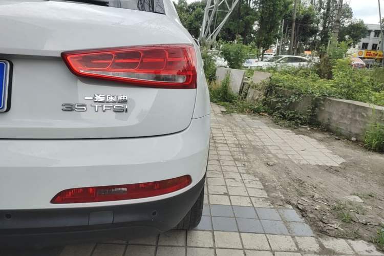 Used Audi Q3 2015 35 TFSI Ambition Edition Right Rear Taillight