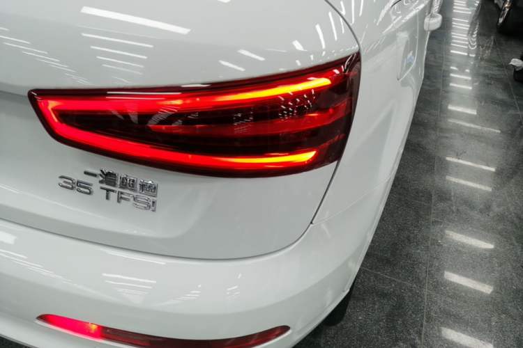 Used Audi Q3 2015 35 TFSI Ambition Edition Right Rear Taillight