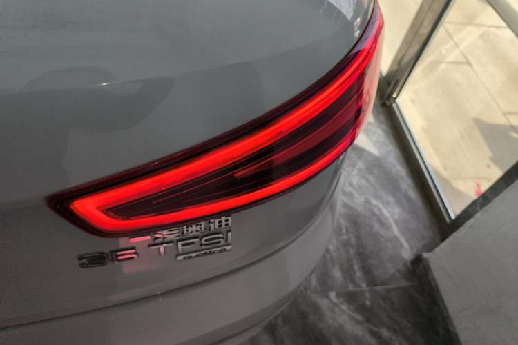 Used Audi Q3 2015 35 TFSI quattro Millionth Anniversary Edition Right Rear Taillight