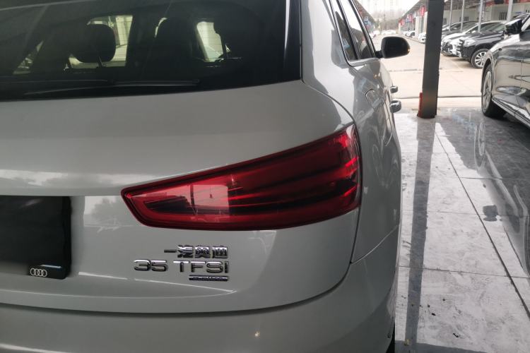 Used Audi Q3 2015 35 TFSI quattro Millionth Anniversary Edition Right Rear Taillight