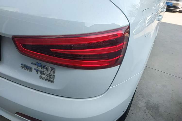 Used Audi Q3 2015 35 TFSI quattro Technology Edition Right Rear Taillight
