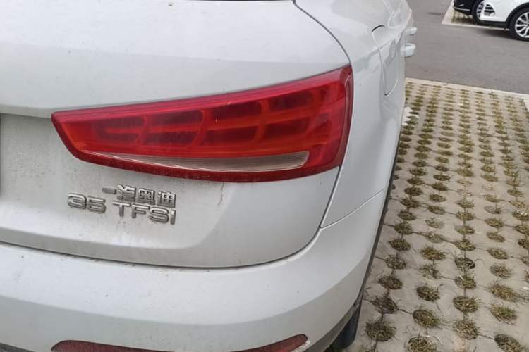 Used Audi Q3 2015 35 TFSI Ambition Edition Right Rear Taillight