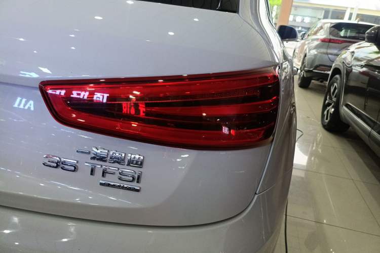Used Audi Q3 2015 35 TFSI quattro Technology Edition Right Rear Taillight