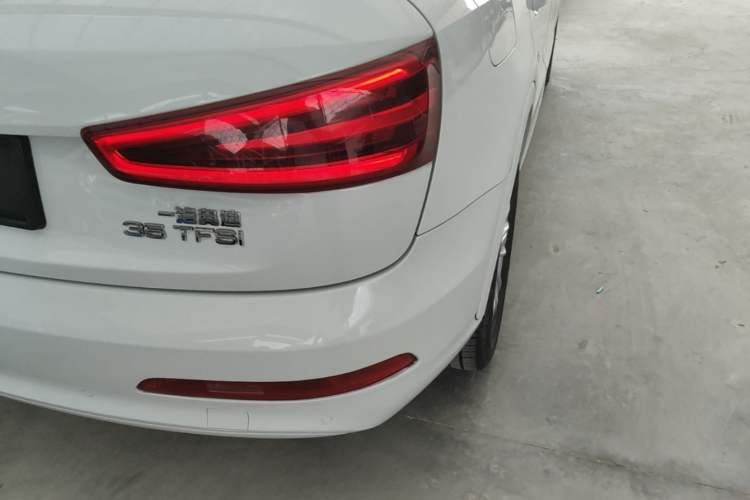 Used Audi Q3 2015 35 TFSI Comfort Model Right Rear Taillight