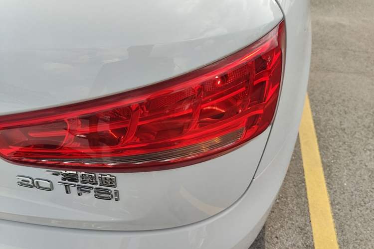 Used Audi Q3 2015 30 TFSI Ambition Edition Right Rear Taillight