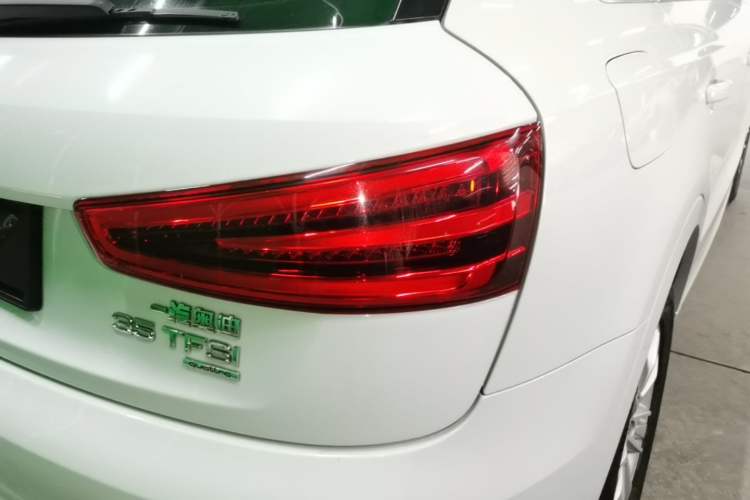 Used Audi Q3 2015 35 TFSI quattro Technology Edition Right Rear Taillight