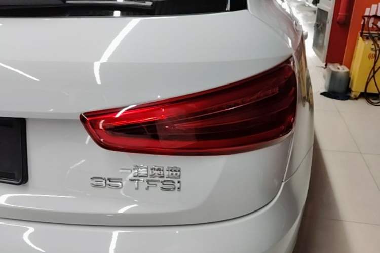 Used Audi Q3 2015 35 TFSI Comfort Model Right Rear Taillight