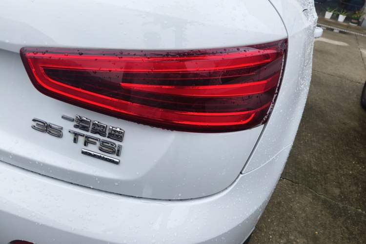 Used Audi Q3 2015 35 TFSI quattro Luxury Edition Right Rear Taillight