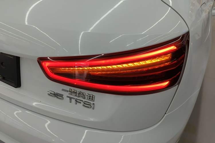 Used Audi Q3 2015 35 TFSI Ambition Edition Right Rear Taillight