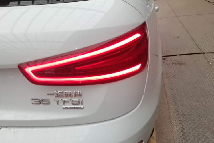 Used Audi Q3 2015 35 TFSI quattro Technology Edition Right Rear Taillight