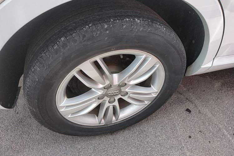 Used Audi Q3 2015 35 TFSI Comfort Model Right Rear Wheel Hub