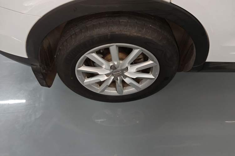 Used Audi Q3 2015 35 TFSI Ambition Edition Right Rear Wheel Hub