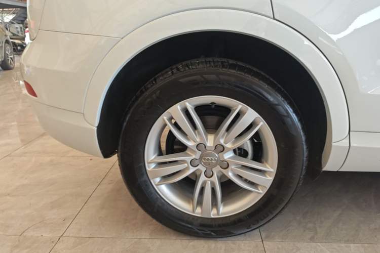 Used Audi Q3 2015 30 TFSI Comfort Model Right Rear Wheel Hub