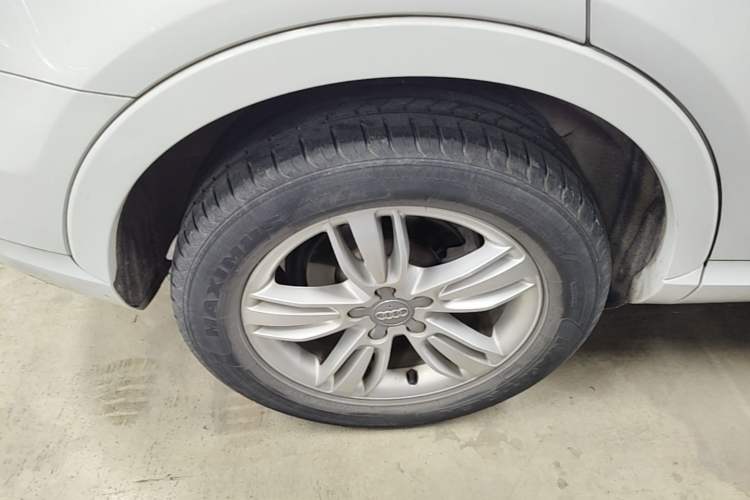 Used Audi Q3 2015 30 TFSI Comfort Model Right Rear Wheel Hub
