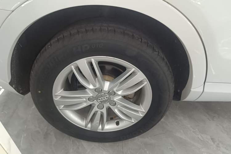 Used Audi Q3 2015 35 TFSI quattro Millionth Anniversary Edition Right Rear Wheel Hub