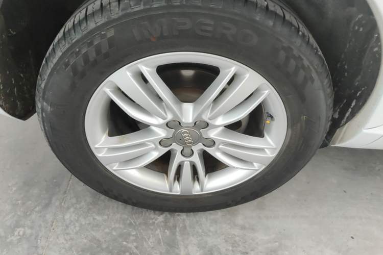 Used Audi Q3 2015 35 TFSI Comfort Model Right Rear Wheel Hub