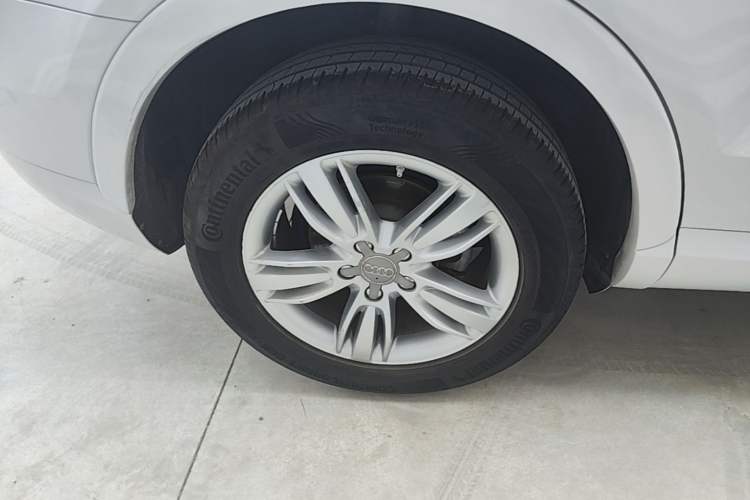 Used Audi Q3 2015 35 TFSI Comfort Model Right Rear Wheel Hub