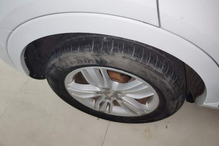 Used Audi Q3 2015 35 TFSI Comfort Model Right Rear Wheel Hub
