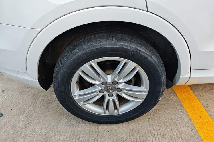 Used Audi Q3 2015 35 TFSI Comfort Model Right Rear Wheel Hub