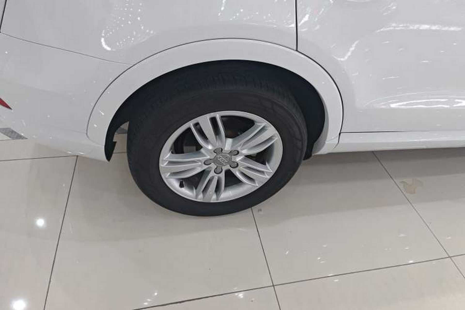 Used Audi Q3 2015 30 TFSI Comfort Model Right Rear Wheel Hub