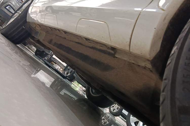 Used Audi Q3 2015 35 TFSI quattro Millionth Anniversary Edition Right Side Sill