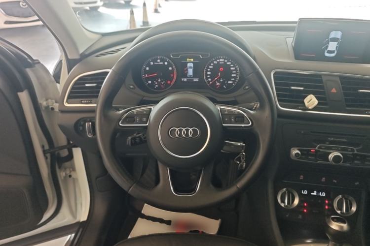 Used Audi Q3 2015 35 TFSI quattro Technology Edition Steering Wheel