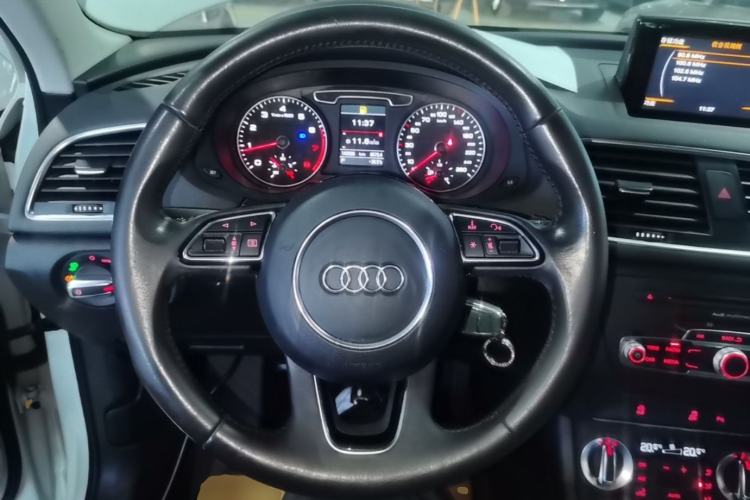 Used Audi Q3 2015 35 TFSI quattro Technology Edition Steering Wheel