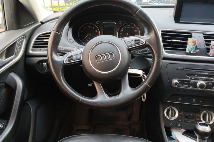 Used Audi Q3 2015 35 TFSI Comfort Model Steering Wheel