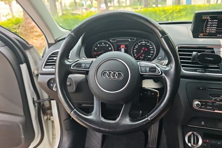 Used Audi Q3 2015 35 TFSI quattro Technology Edition Steering Wheel