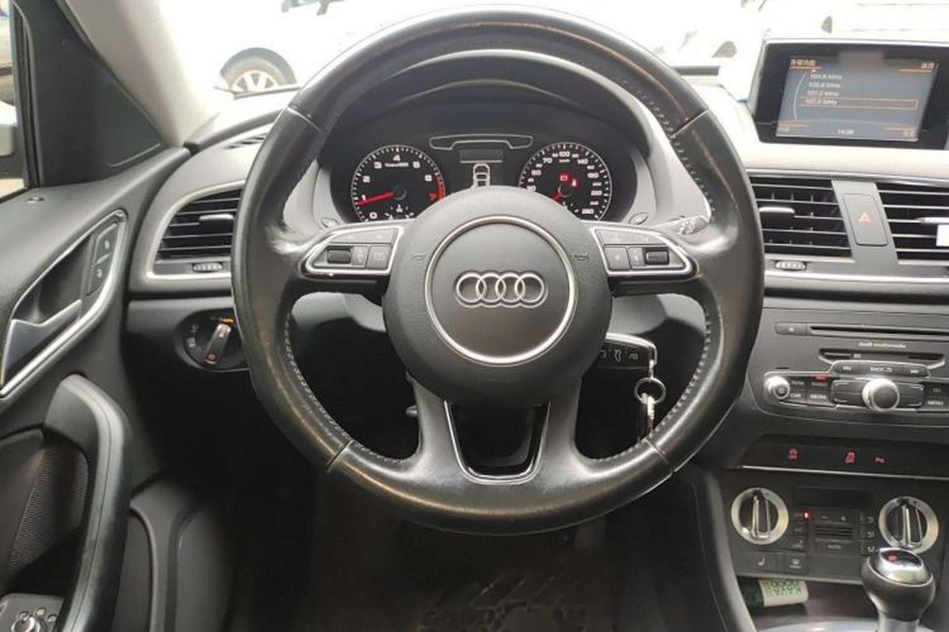 Used Audi Q3 2015 35 TFSI Comfort Model Steering Wheel