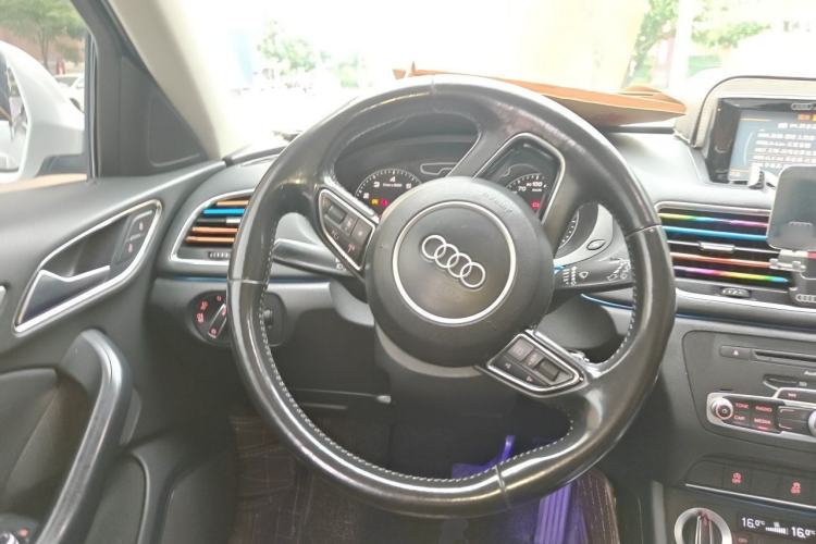 Used Audi Q3 2015 35 TFSI quattro Technology Edition Steering Wheel