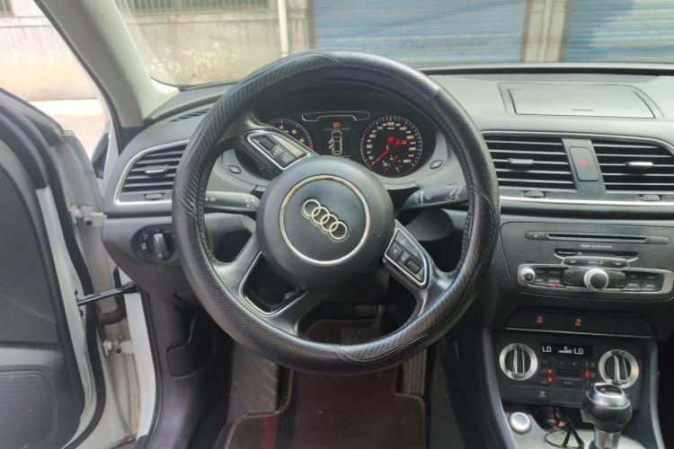 Used Audi Q3 2015 35 TFSI Ambition Edition Steering Wheel
