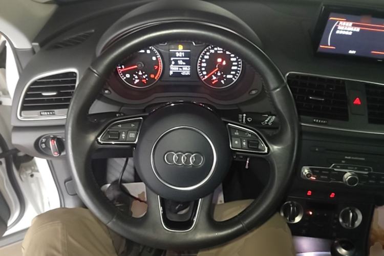 Used Audi Q3 2015 30 TFSI Comfort Model Steering Wheel