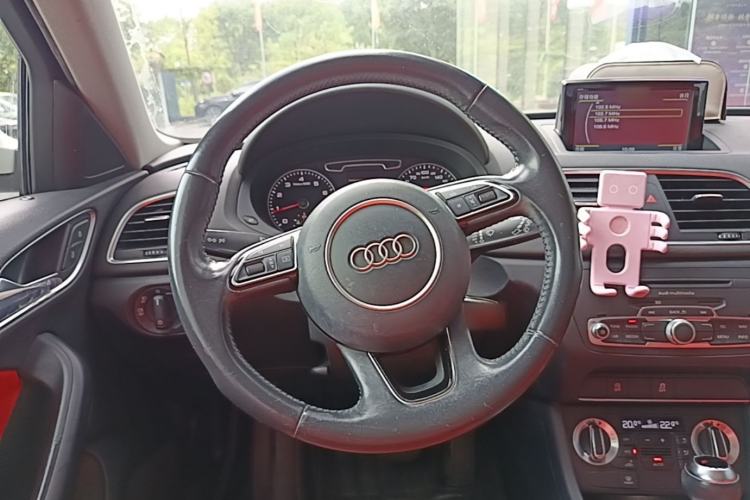 Used Audi Q3 2015 30 TFSI Ambition Edition Steering Wheel