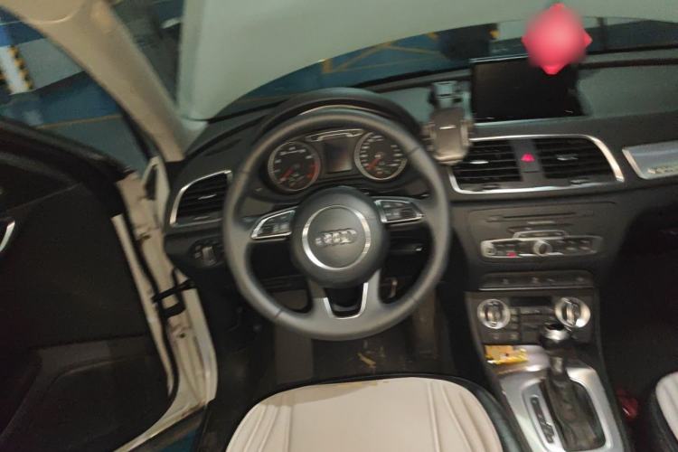 Used Audi Q3 2015 35 TFSI quattro Technology Edition Steering Wheel