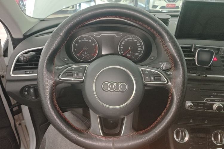 Used Audi Q3 2015 30 TFSI Ambition Edition Steering Wheel