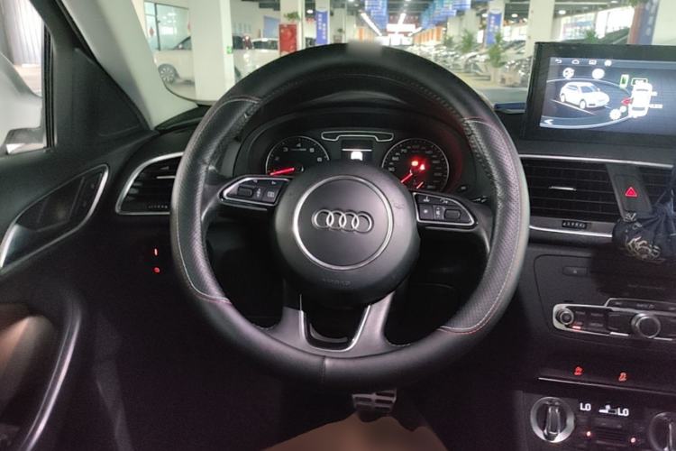 Used Audi Q3 2015 30 TFSI Ambition Edition Steering Wheel