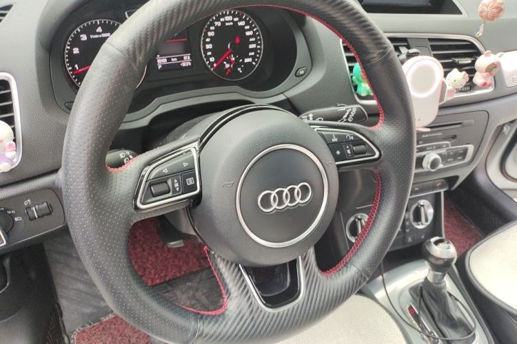Used Audi Q3 2015 35 TFSI quattro Technology Edition Steering Wheel