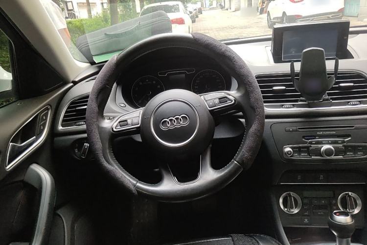 Used Audi Q3 2015 30 TFSI Comfort Model Steering Wheel
