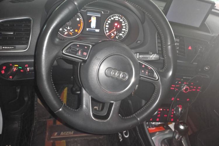 Used Audi Q3 2015 35 TFSI quattro Technology Edition Steering Wheel