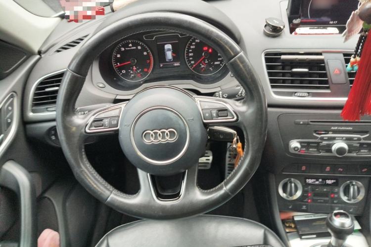 Used Audi Q3 2015 35 TFSI quattro Technology Edition Steering Wheel