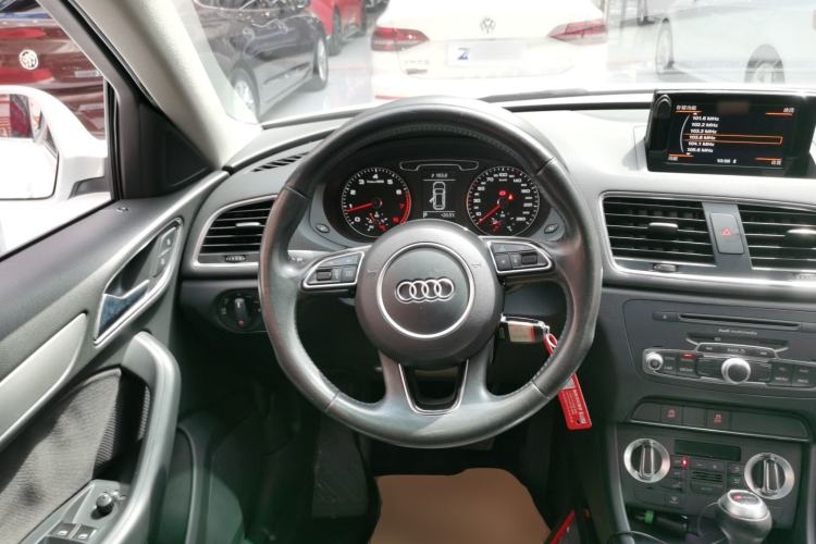 Used Audi Q3 2015 30 TFSI Ambition Edition Steering Wheel