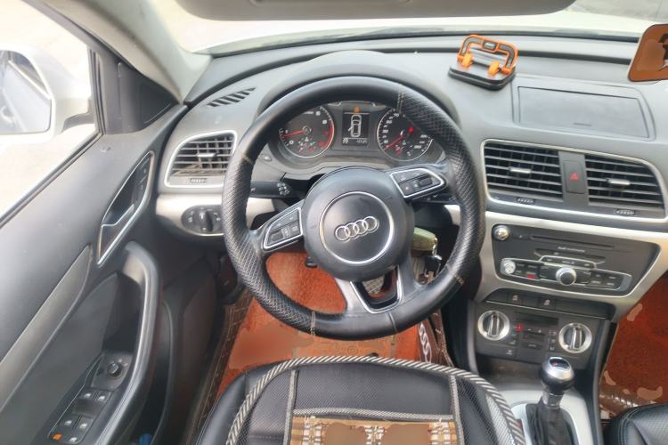 Used Audi Q3 2015 30 TFSI Ambition Edition Steering Wheel