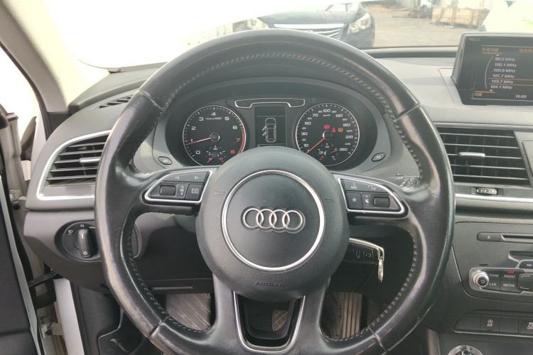 Used Audi Q3 2015 30 TFSI Ambition Edition Steering Wheel