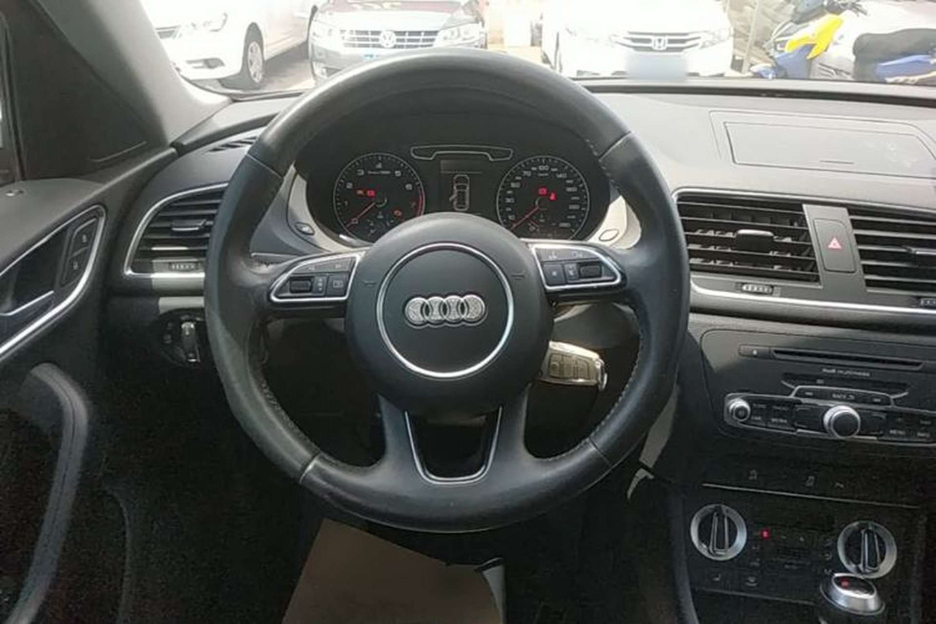 Used Audi Q3 2015 35 TFSI Comfort Model Steering Wheel