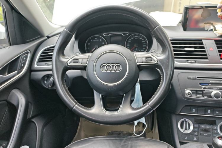 Used Audi Q3 2015 35 TFSI quattro Technology Edition Steering Wheel