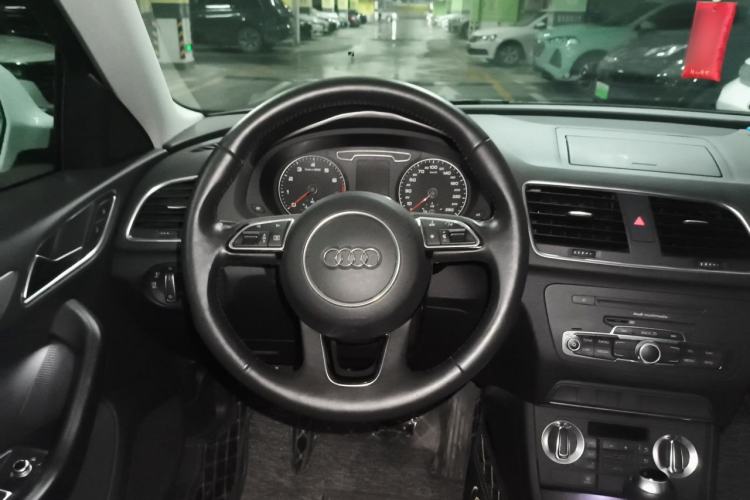 Used Audi Q3 2015 30 TFSI Comfort Model Steering Wheel