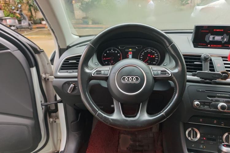 Used Audi Q3 2015 35 TFSI quattro Technology Edition Steering Wheel